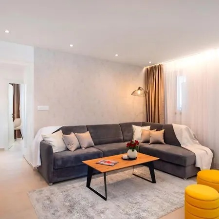 Melisa Penthouse * Durrës
